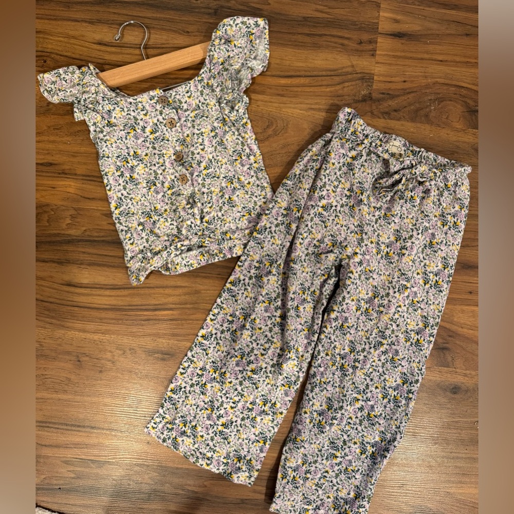 Jessica Simpson Floral Button-Down Top